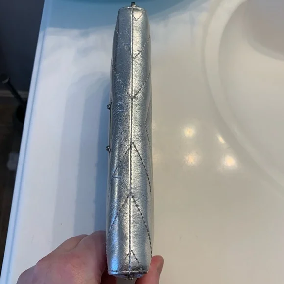 Rebecca Minkoff silver metallic zip crackled leather quilted puffer wallet - Picture 10 of 15